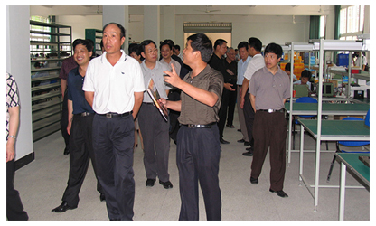 福建省委常委、政法委書記徐謙一行視察虹潤(rùn)公司